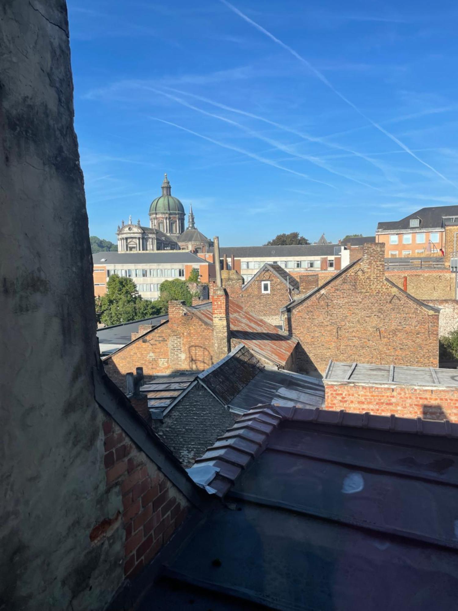 Le 25, Duplex Elegant Au Coeur Du Pietonnier Historique Apartman Namur Kültér fotó